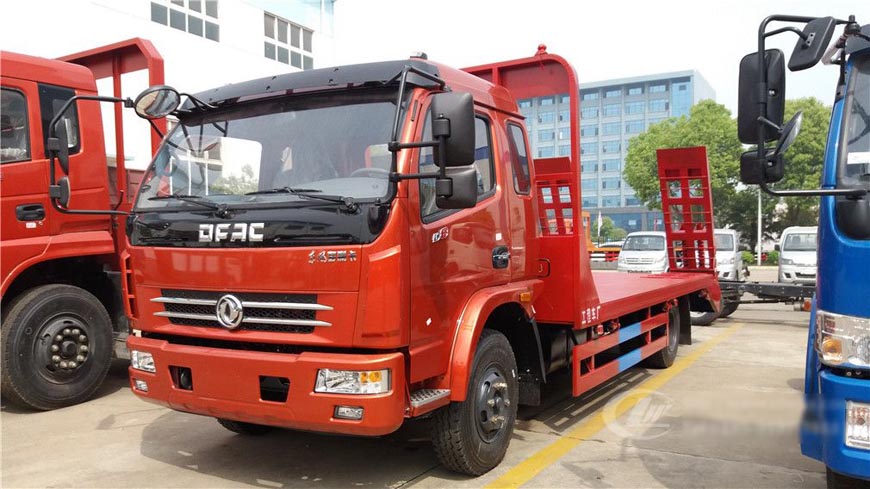 東風(fēng)福瑞卡藍(lán)牌平板車運(yùn)輸車